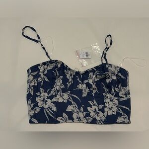 Women’s M - floral blue crop top. American eagle